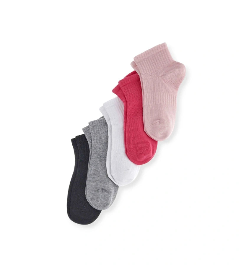 Αθλητική και απαλή κάλτσα. Διατίθεται σε σετ 5 τεμαχίων σε διαφορετικά χρώματα, ιδανική για αθλητικές δραστηριότητες.