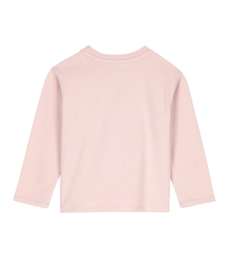 Μπλούζα από ελαστικό βαμβάκι με ριμπ στρογγυλή λαιμόκοψη και μακριά μανίκια. Διακοσμημένη με τύπωμα και στρας στο μπροστινό μέρος, προσφέρει λαμπερή και μοντέρνα πινελιά σε κάθε κοριτσίστικη εμφάνιση. Ιδανική για casual looks με στυλ και άνεση.