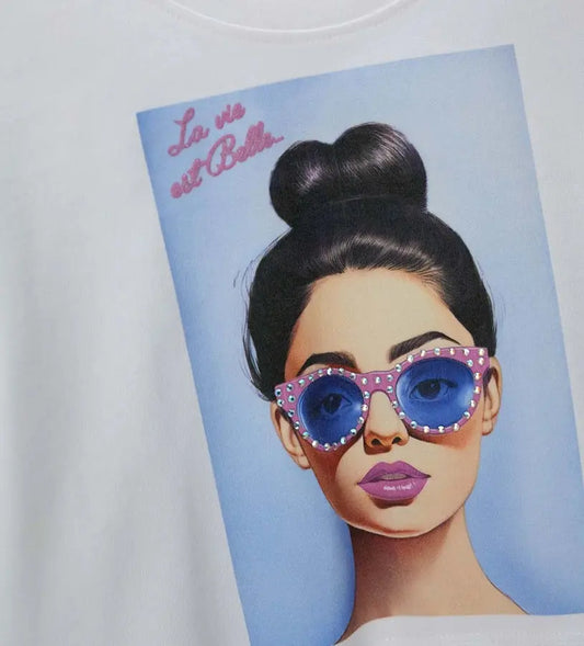 Κοντινό πλάνο στην πλέξη και τη λαιμόκοψη της βαμβακερής παιδικής μπλούζας Original Marines.