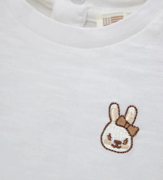 Κοντινό πλάνο στην ποιότητα του κεντήματος και το μαλακό βαμβακερό ύφασμα της Original Marines.