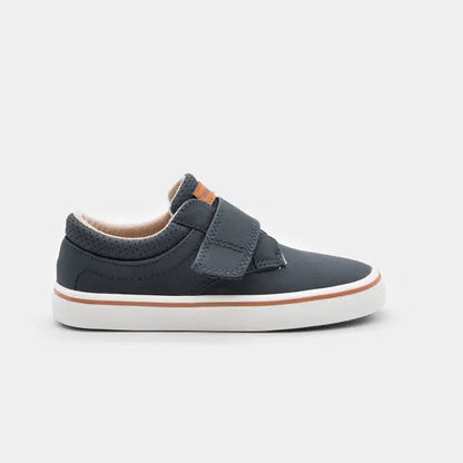 Παιδικά sneakers Mayoral για αγόρι σε μπλε και λευκό χρώμα με κλείσιμο velcro.