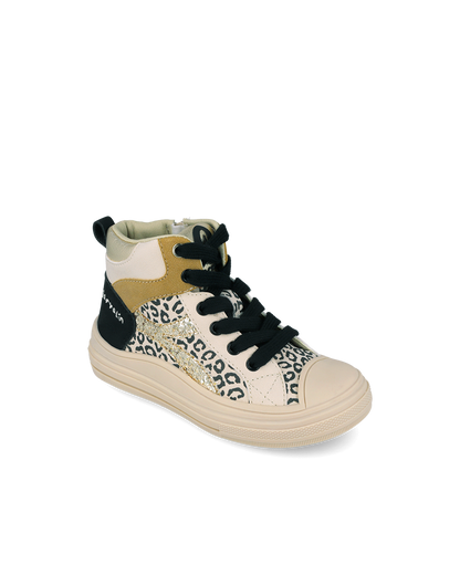 Ζεύγος από παιδικά μποτάκια Garvalin με leopard pattern, μαύρα κορδόνια και χρυσές λεπτομέρειες σε γωνιακή προβολή.