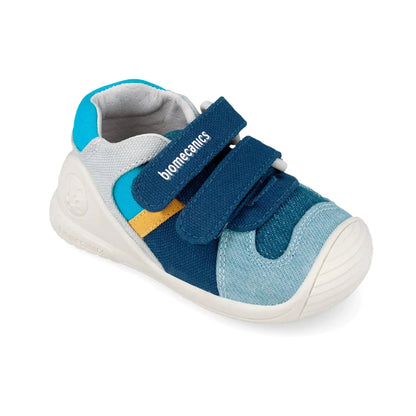 Βρεφικά sneakers Biomecanics για αγόρι με ανατομική σόλα και κλείσιμο βελκρό.