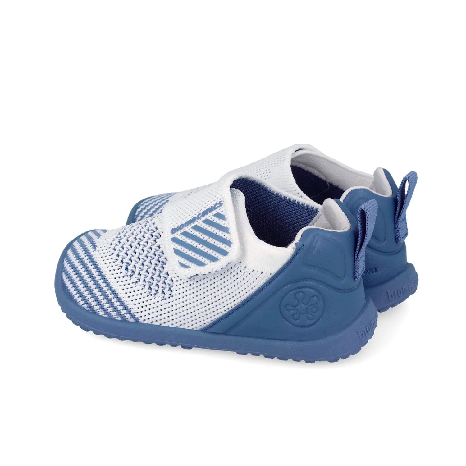 Καλοκαιρινό βρεφικό sneaker Biomecanics για αγόρι με διαπνέον ύφασμα και σκρατς.