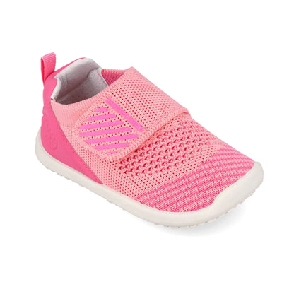 Βρεφικό sneaker Biomecanics για κορίτσι με ανατομική σόλα και κλείσιμο σκρατς.