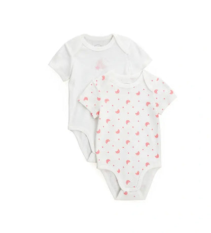 Σετ δύο βρεφικών κορμακιών costina από 100% βαμβάκι σε απαλές αποχρώσεις

Βρεφικό body με στάμπα all over από βαμβάκι costina

Βρεφικό κορμάκι με cartoon στάμπα στο μπροστινό μέρος

Λεπτομέρεια κουμπιών στο καβάλο σε βρεφικό κορμάκι