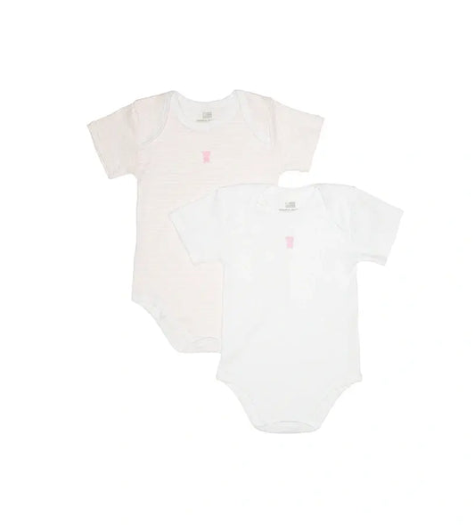 Σετ δύο βρεφικών κορμακιών κοντομάνικων από βαμβάκι costina

Βρεφικό body μονόχρωμο παστέλ με κεντημένο αρκουδάκι

Ριγέ βρεφικό κορμάκι κοντομάνικο από βαμβάκι

Λεπτομέρεια κουμπιών στο καβάλο σε βρεφικό κορμάκι