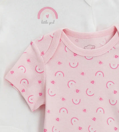 Σετ δύο βρεφικών κορμακιών κοντομάνικων βαμβακερών σε παστέλ χρώματα

Βρεφικό body με λαγουδάκια all over tone on tone

Βρεφικό κορμάκι κοντομάνικο με σχέδιο λαγουδάκι στο μπροστινό μέρος

Λεπτομέρεια κουμπιών στο καβάλο σε βρεφικό κορμάκι