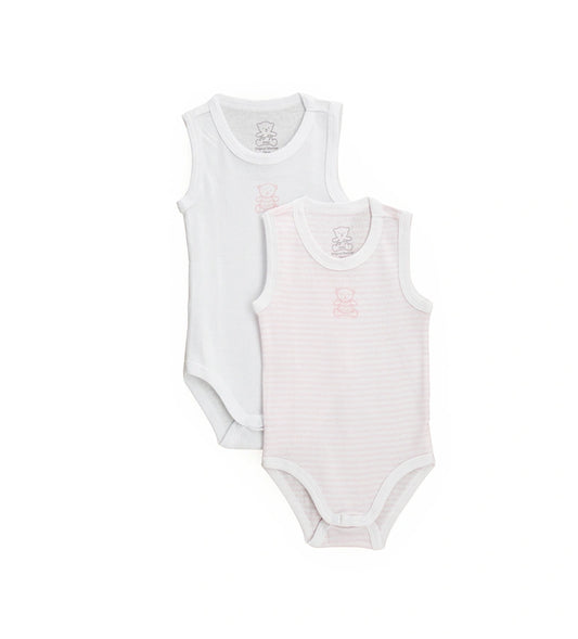Σετ δύο κορμάκια-φανελάκια από ριμπ βαμβάκι. Το ένα μοντέλο είναι μονόχρωμο λευκό, ενώ το άλλο έχει ροζ ριγέ σχέδιο, με ενισχυμένα τελειώματα και κλείσιμο με αυτόματα κουμπάκια, για άνεση και πρακτικότητα στην καθημερινή χρήση.