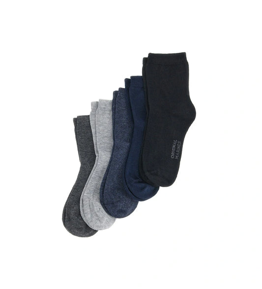 Κοντή κάλτσα, βασικό και άνετο σχέδιο. Σετ 5 τεμαχίων σε διαφορετικά χρώματα, ιδανικές για να ολοκληρώσουν κάθε εμφάνιση.
