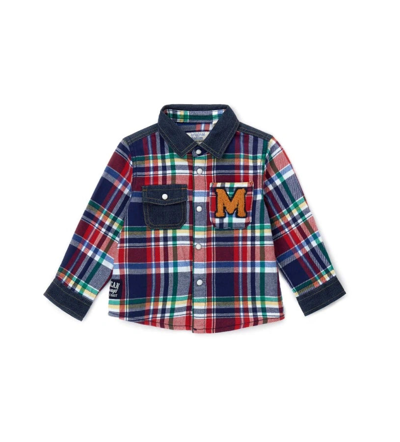 Καρό πουκάμισο φανέλας με μακριά μανίκια και ένθετα από τζιν. Μπροστινό άνοιγμα με κουμπιά-σούστες, τσέπες απλικέ, τύπωμα στο πίσω μέρος του ώμου και κεντημένη ετικέτα στο πλάι.