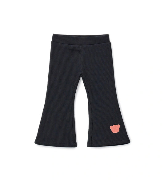 Άνετο και στιλάτο κολάν καμπάνα σε ριπ ύφανση, διακοσμημένο με λαμπερό τύπωμα γκλίτερ στο μπροστινό μέρος.