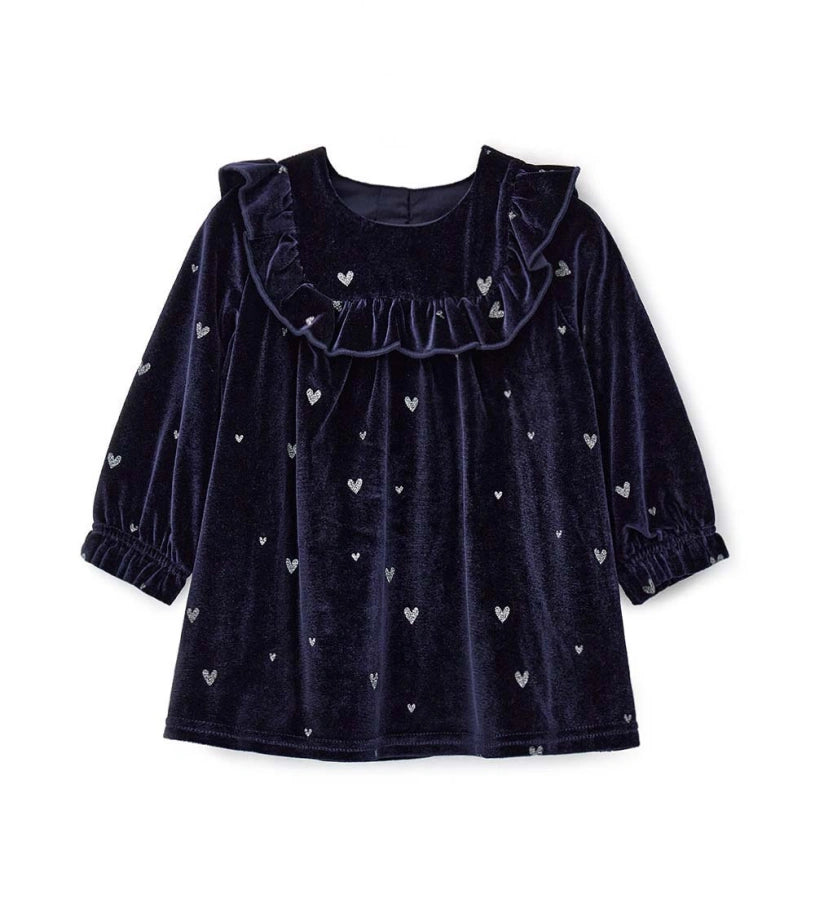 Φόρεμα από βελούδινο chenille με στρογγυλή λαιμόκοψη, διακοσμητική λεπτομέρεια με βολάν στο μπροστινό μέρος, μανίκια με σούρα στο τελείωμα και συνολικό τύπωμα με γκλίτερ.