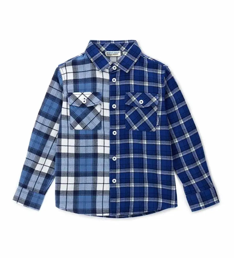 Παιδικό πουκάμισο με μακριά μανίκια και καρό σχέδιο, κουμπιά στο μπροστινό μέρος και τσέπη στο στήθος. Διαθέτει τύπωμα στο πίσω μέρος, προσφέροντας μοντέρνο και casual στυλ για κάθε περίσταση.