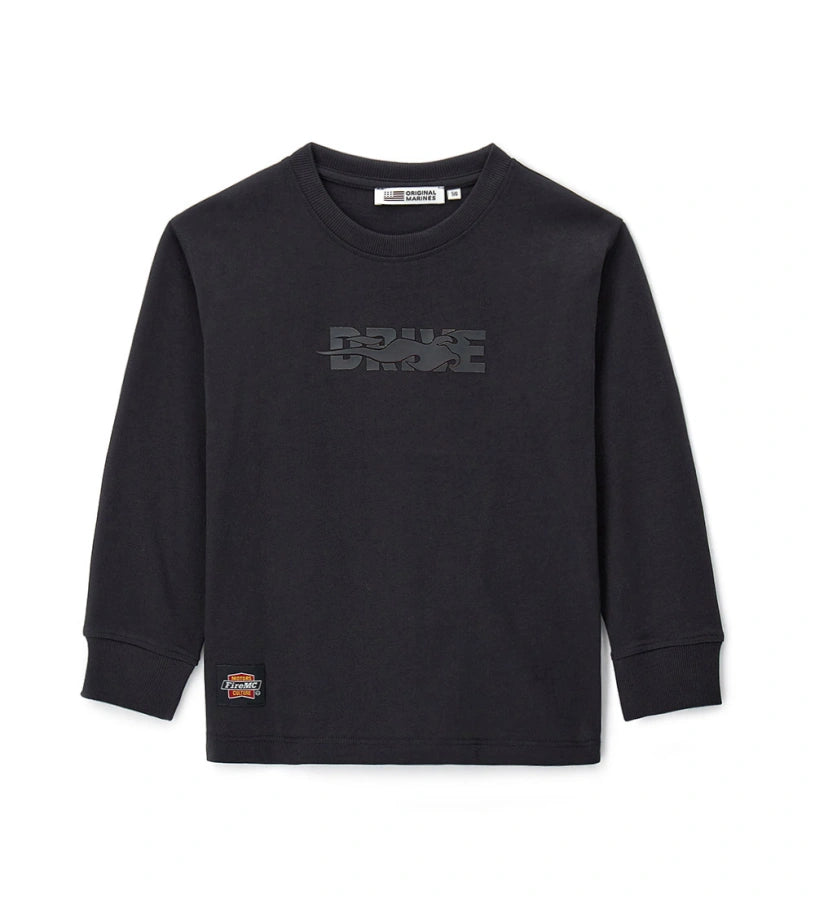 Μπλούζα με μακριά μανίκια από απαλό βαμβακερό jersey, με στάμπα στο μπροστινό μέρος, διακριτική πλαϊνή ετικέτα και λεπτομέρειες σε ριμπ στο γιακά και στις μανσέτες. Ιδανική για καθημερινές εμφανίσεις, συνδυάζει άνεση και στυλ.