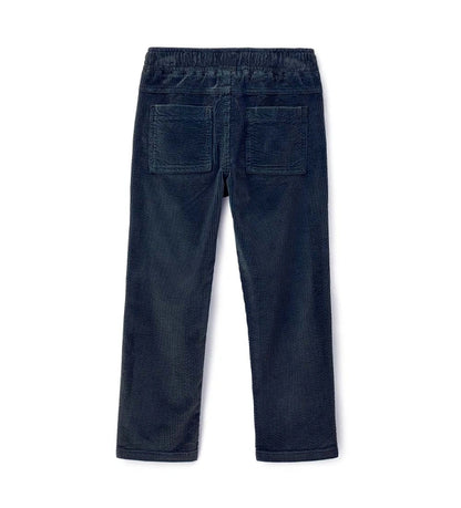 Παντελόνι από βελουτέ ύφασμα (κορδέλα), κομψό και πρακτικό. Σχέδιο με 5 τσέπες, ελαστική μέση και ρυθμιζόμενο κορδόνι για τέλεια εφαρμογή — ιδανικό για casual και μοντέρνες εμφανίσεις.