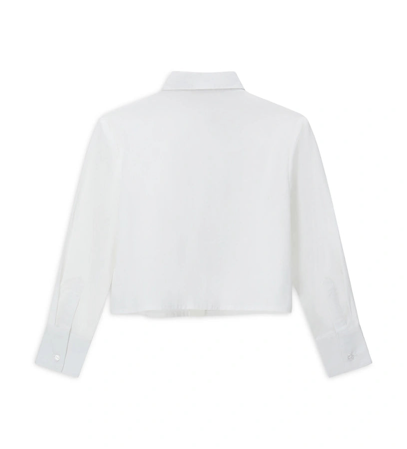 Κομψό και μοντέρνο πουκάμισο με κλασικό γιακά, μακριά μανίκια, μπροστινό κλείσιμο με κουμπιά και αποσπώμενη καρό (tartan) γραβάτα, για ένα super chic look.