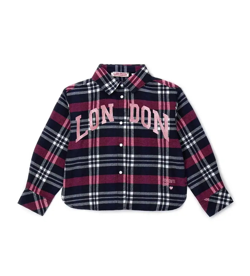 Πουκάμισο με εκλεπτυσμένο στυλ, κλασικό γιακά, καρό (tartan) τύπωμα, μακριά μανίκια, πρακτικό κλείσιμο με κουμπιά και τύπωμα με γκλίτερ στο μπροστινό μέρος που το κάνει ακαταμάχητο.