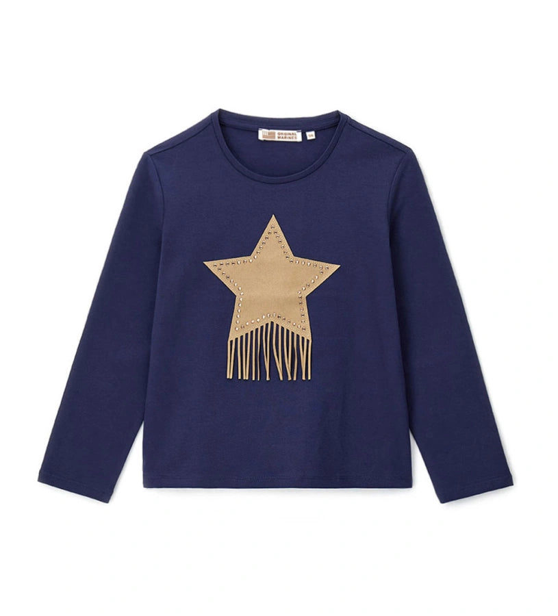 Μπλούζα από ελαστικό βαμβάκι με μακριά μανίκια και στρογγυλή λαιμόκοψη. Διακοσμημένη με τύπωμα στο μπροστινό μέρος, εμπλουτισμένο με κρόσσια και τρουκς, προσθέτει μια μοντέρνα και εντυπωσιακή πινελιά σε κάθε κοριτσίστικη εμφάνιση.