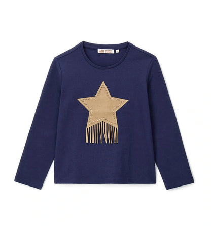 Μπλούζα από ελαστικό βαμβάκι με μακριά μανίκια και στρογγυλή λαιμόκοψη. Διακοσμημένη με τύπωμα στο μπροστινό μέρος, εμπλουτισμένο με κρόσσια και τρουκς, προσθέτει μια μοντέρνα και εντυπωσιακή πινελιά σε κάθε κοριτσίστικη εμφάνιση.