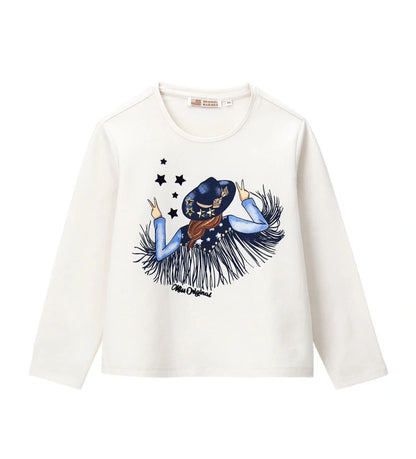 Μπλούζα από ελαστικό βαμβάκι με μακριά μανίκια και στρογγυλή λαιμόκοψη. Διακοσμημένη με τύπωμα και τρουκς στο μπροστινό μέρος, προσθέτει μια λαμπερή και μοντέρνα πινελιά σε κάθε εμφάνιση. Ιδανική για κοριτσίστικο casual look με στυλ.