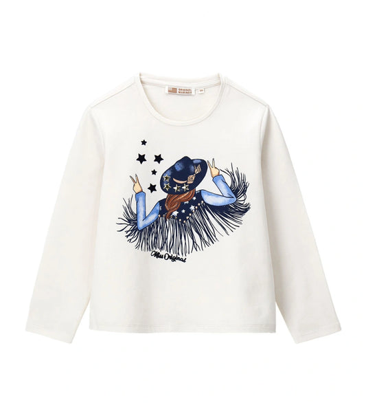 Μπλούζα από ελαστικό βαμβάκι με μακριά μανίκια και στρογγυλή λαιμόκοψη. Διακοσμημένη με τύπωμα και τρουκς στο μπροστινό μέρος, προσθέτει μια λαμπερή και μοντέρνα πινελιά σε κάθε εμφάνιση. Ιδανική για κοριτσίστικο casual look με στυλ.