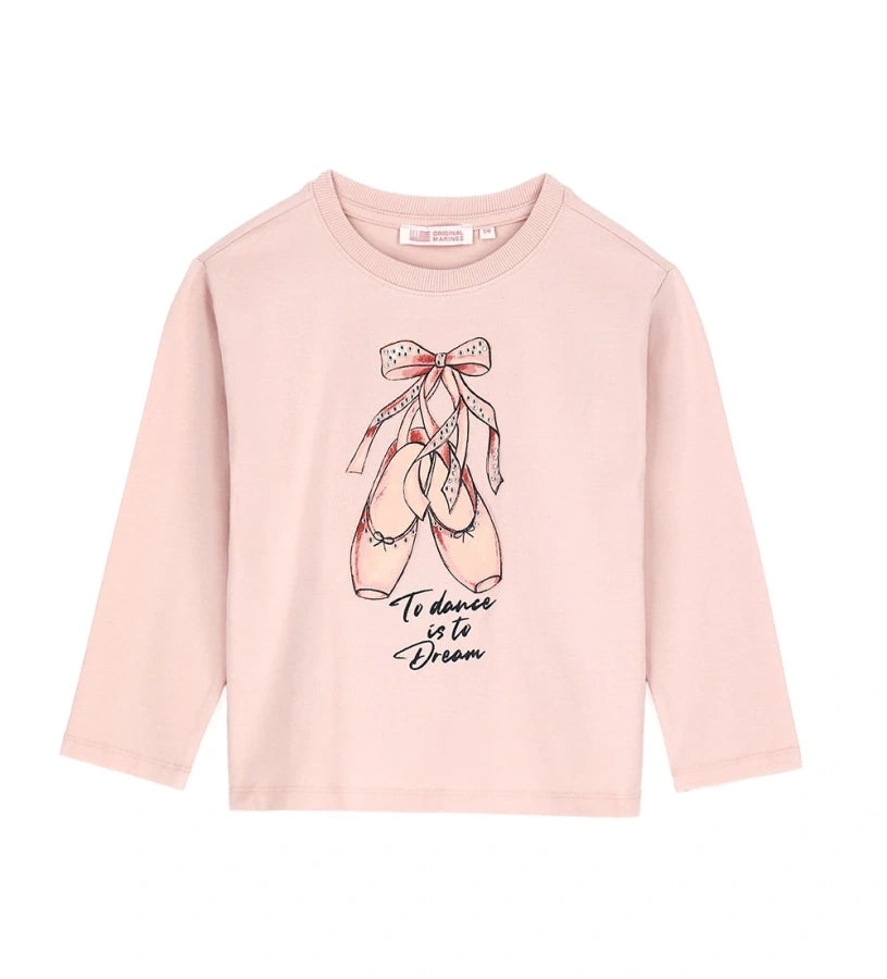 Μπλούζα από ελαστικό βαμβάκι με ριμπ στρογγυλή λαιμόκοψη και μακριά μανίκια. Διακοσμημένη με τύπωμα και στρας στο μπροστινό μέρος, προσφέρει λαμπερή και μοντέρνα πινελιά σε κάθε κοριτσίστικη εμφάνιση. Ιδανική για casual looks με στυλ και άνεση.