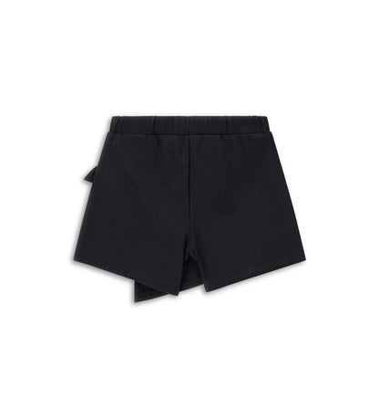 Παντελόνι-φούστα σε πλεκτό ύφασμα Milano με ελαστική μέση, draping λεπτομέρειες και κόμπο στο μπροστινό μέρος. Με μεταλλική αγκράφα για μια κομψή και μοντέρνα πινελιά, ιδανικό για ένα κομψό και στιλάτο look.