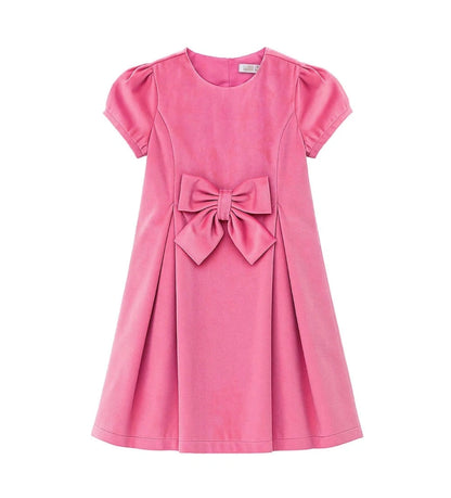 Φόρεμα από βελούδο με στρογγυλή λαιμόκοψη και κλείσιμο στο πίσω μέρος με αόρατο φερμουάρ. Κοντά μανίκια και βαμβακερή φόδρα, με πιέτες και πιέσιμο μπροστά και πίσω, διακοσμημένο με φιόγκο στη μέση για ένα κομψό και εκλεπτυσμένο look.