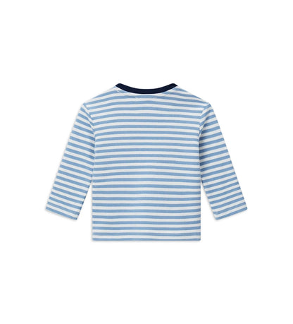 Βρεφική μπλούζα από βαμβάκι βαφής νημάτων με ριγέ σχέδιο, στρογγυλή λαιμόκοψη σε αντίθεση, μακριά μανίκια και πρακτικό άνοιγμα με κουμπιά-σούστες στον ώμο. Διαθέτει μπροστινή τσέπη και διακοσμητικό κέντημα, προσθέτοντας μια κομψή και μοντέρνα πινελιά σε κάθε παιδική εμφάνιση.