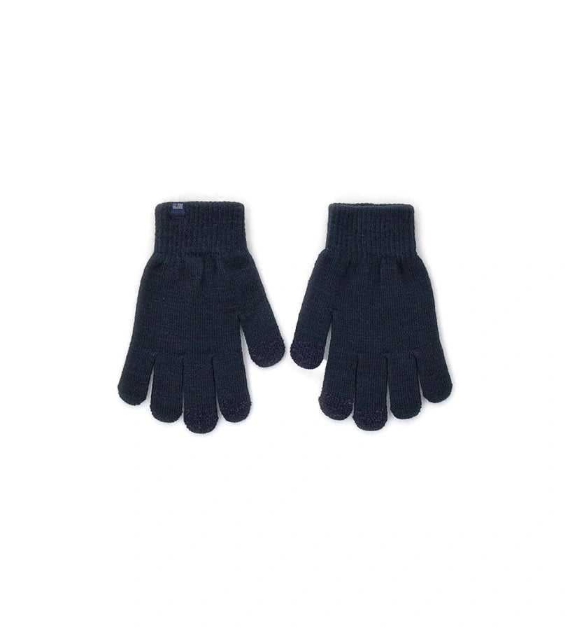 Μαγικά γάντια αφής, ιδανικά για χρήση με κινητά τηλέφωνα και tablets. Συνδυάζουν στυλ και λειτουργικότητα, κρατώντας τα χέρια ζεστά ενώ χρησιμοποιείτε τις αγαπημένες σας συσκευές. Ένα πρακτικό και μοντέρνο αξεσουάρ για τις κρύες μέρες.