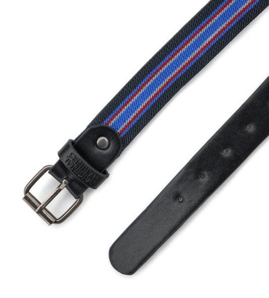 Ριγέ ελαστική ζώνη, άνετη και ευέλικτη, ιδανική για να συνδυαστεί με κάθε εμφάνιση. Το ριγέ σχέδιο της προσφέρει μοντέρνο στυλ, καθιστώντας τη κατάλληλη για κάθε περίσταση — από casual έως πιο κομψά looks.