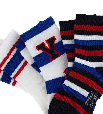 Σετ τριών ζευγαριών καλτσών με ζακάρ σχέδιο, ιδανικό για να προσθέσετε μια δόση στυλ και χρώματος στις καθημερινές σας εμφανίσεις.