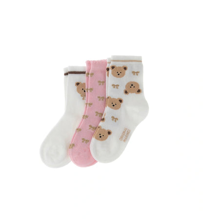 Σετ τριών ζευγαριών καλτσών με ζακάρ σχέδιο. Άνετες, ευέλικτες και ιδανικές για κάθε περίσταση.