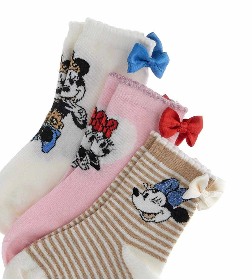 Σετ τριών ζευγαριών καλτσών Disney με ζακάρ σχέδιο. Άνετες, πολύχρωμες και ιδανικές για τους φίλους της Disney.