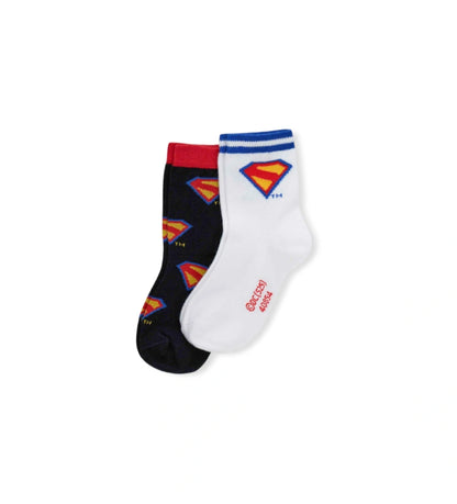 Σετ δύο ζευγαριών καλτσών με σχέδιο jacquard Superman, ιδανικό για κάθε μικρό θαυμαστή των υπερηρώων. Άνετες και ανθεκτικές, προσφέρουν στυλ και άνεση στην καθημερινότητα.