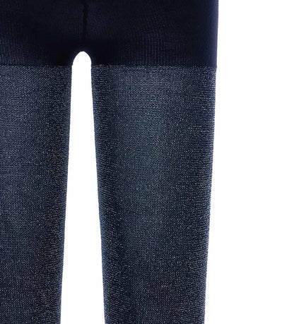 Καλσόν από μικροΐνες με ριγέ σχέδιο και λεπτομέρειες lurex. Άνετο και κομψό, ιδανικό για ιδιαίτερες περιστάσεις.