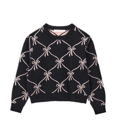 Πουλόβερ από μείγμα μαλλιού με στρογγυλή λαιμόκοψη και μακριά μανίκια με ριπ τελείωμα. Διακοσμημένο με jacquard ύφανση και μεταλλικό μενταγιόν με λογότυπο, συνδυάζει στυλ και άνεση σε ένα μοναδικό σχέδιο.