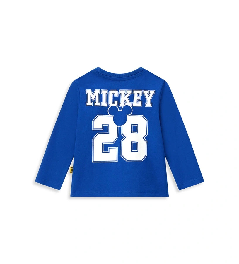 Μπλούζα Disney σε ανοιχτό μπλε χρώμα με μακριά μανίκια, στρογγυλή λαιμόκοψη και ριμπ τελειώματα. Με αποκλειστικό τύπωμα στο μπροστινό και πίσω μέρος, για μια διασκεδαστική και εμβληματική καθημερινή εμφάνιση!