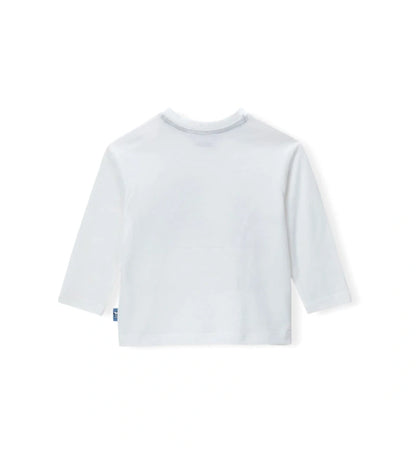 Λευκή παιδική μπλούζα Peanuts με μακριά μανίκια, φτιαγμένη από ζεστό βαμβάκι και με στρογγυλή λαιμόκοψη. Διαθέτει εντυπωσιακό print στο μπροστινό μέρος και κεντημένη ετικέτα στο πλάι, για μια ποιοτική και μοντέρνα πινελιά. Για τα νούμερα έως 2-3 ετών υπάρχει πρακτικό άνοιγμα με κουμπιά-πιεστές για εύκολη εφαρμογή. Μια άνετη και χαριτωμένη επιλογή από τη συλλογή παιδικά ρούχα Peanuts, ιδανική για κάθε μέρα.