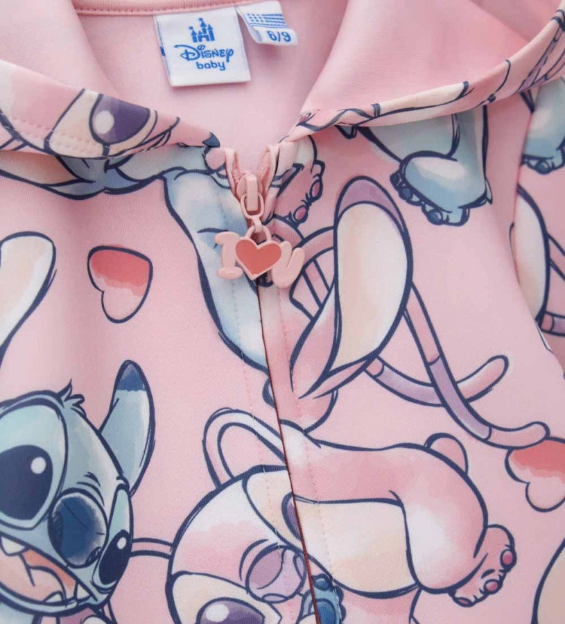 Disney Stitch φούτερ από νεοπρένιο, με allover print και άνετη μπροστινή ζώνη με φερμουάρ, ιδανικό για ένα πρωτότυπο και άνετο look.

