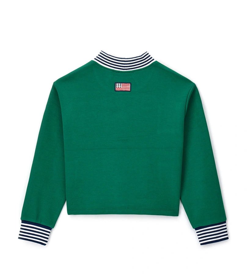 Crop φούτερ Fila από ελαστικό τεχνικό ύφασμα με ψηλό λαιμό, ριμπ τελείωμα, κεντημένο λογότυπο στο μπροστινό μέρος, απλικέ λεπτομέρεια στο πίσω μέρος και κεντημένη ετικέτα στο πλάι.