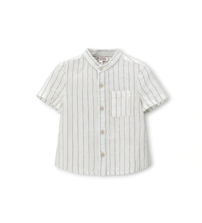 Παιδικό κοντομάνικο πουκάμισο για αγόρι από ελαφρύ λινό με διακριτική ρίγα.