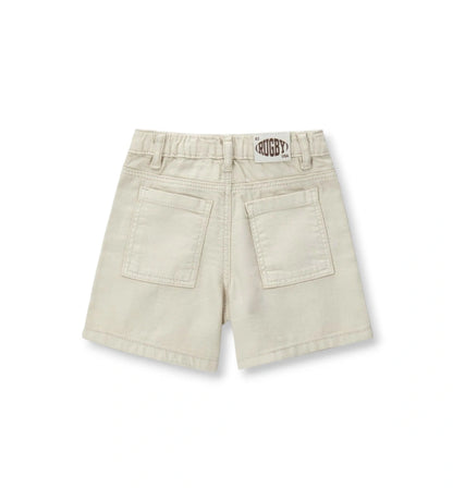 Η άνετη ελαστική εφαρμογή της αγορίστικης βερμούδας για ηλικίες 6m-5y.