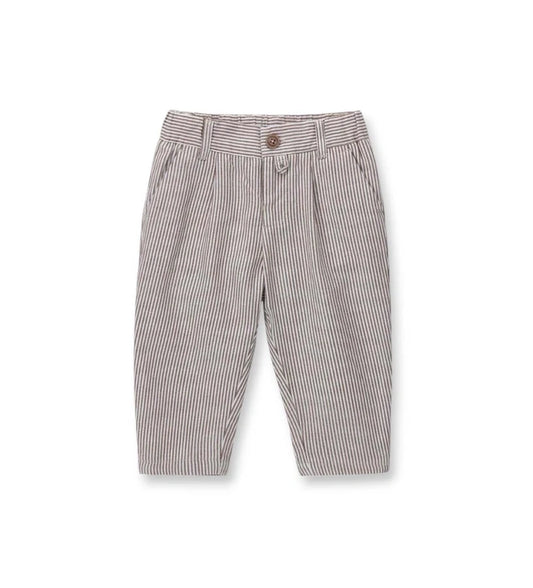 Παιδικό ριγέ παντελόνι για αγόρι από βαμβάκι και λινό με πιέτες και ελαστική μέση.