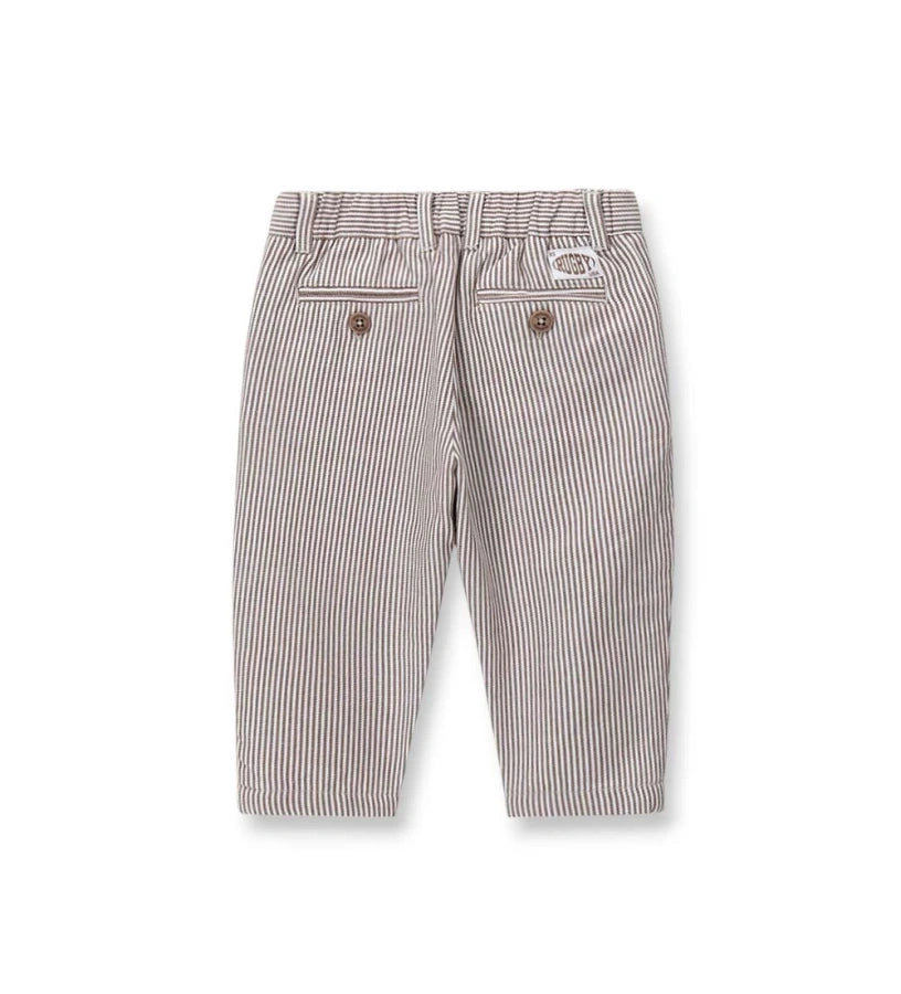 Η κομψή εφαρμογή και η δροσερή υφή του παιδικού ριγέ παντελονιού για ηλικίες 6m-5y.