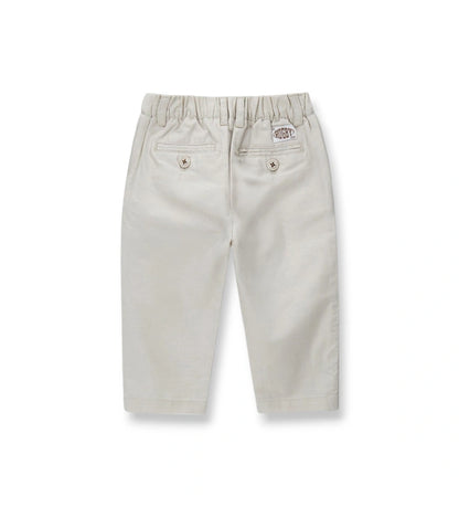 Οι πίσω τσέπες φιλέτο και η ποιοτική ύφανση του παιδικού παντελονιού για ηλικίες 6m-5y.