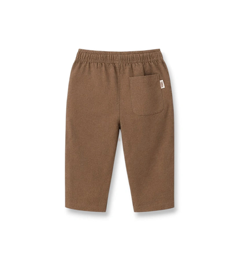 Η ελαφριά και δροσερή ύφανση του παιδικού παντελονιού για ηλικίες 6m-5y.