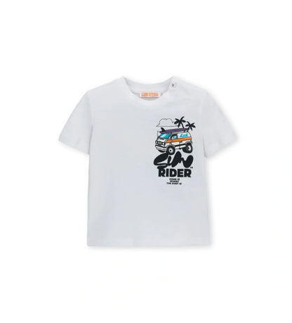 Λευκό αγορίστικο T-shirt με μεγάλη στάμπα "The Sunrider" στην πλάτη που απεικονίζει σκηνή σερφ.