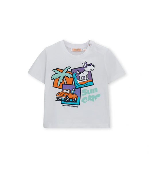Μπροστινή όψη λευκού βαμβακερού T-shirt για αγόρια με στρογγυλή λαιμόκοψη και στάμπα.